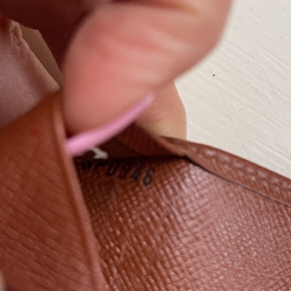 Auc Louis Vuitton Taiga Porte Tresor Etui Papiers Wallet ID Document holder - Picture 6 of 10